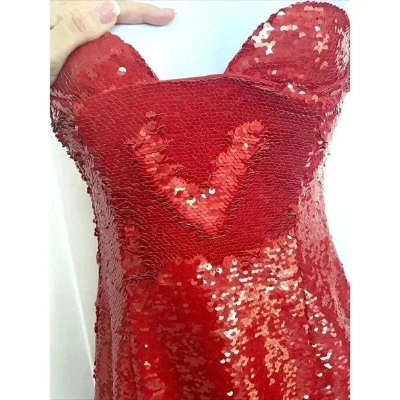H:OURS Cesca RED Sequin Strapless Dress Size 0 XXS Valentine's Day Sexy Bodycon - Picture 11 of 11